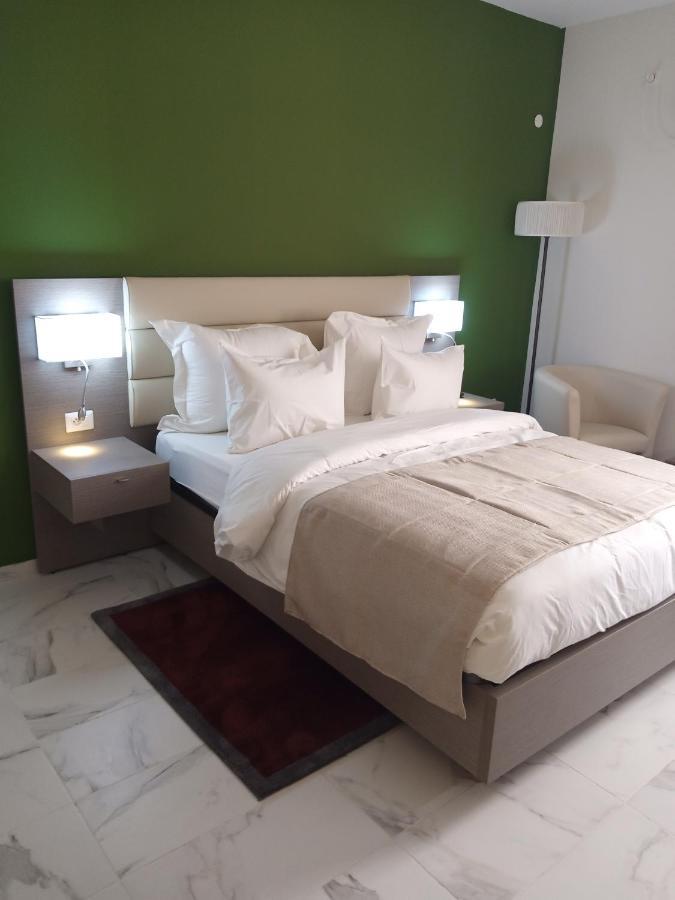 Merina Hotel Yaoundé Dış mekan fotoğraf