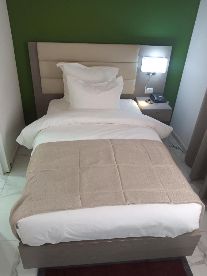 Merina Hotel Yaoundé Dış mekan fotoğraf