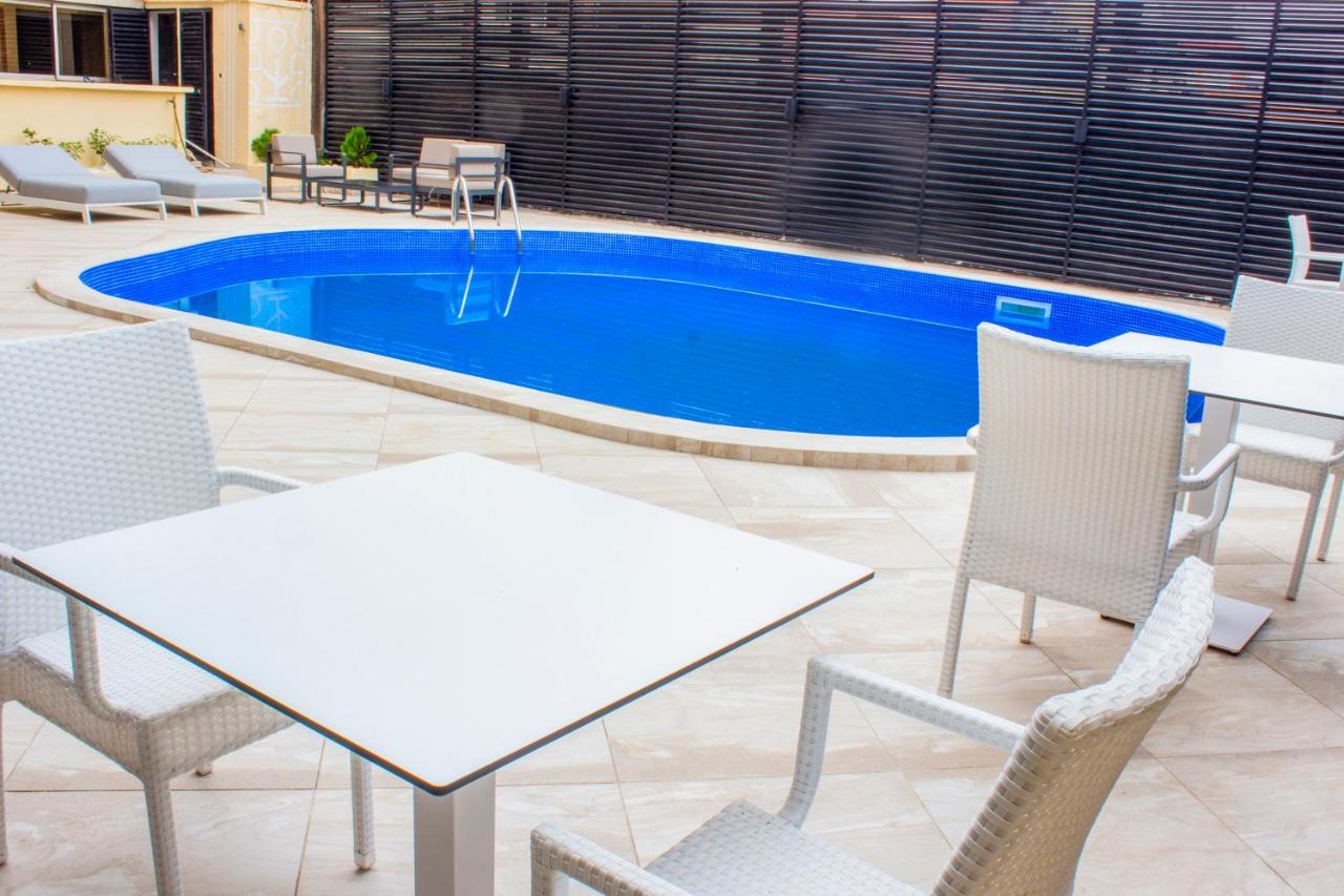 Merina Hotel Yaoundé Dış mekan fotoğraf