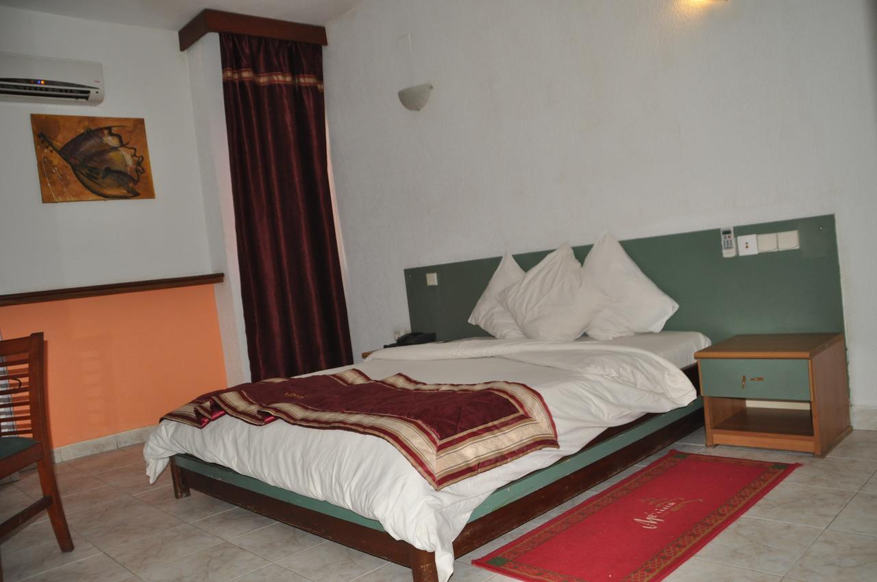 Merina Hotel Yaoundé Dış mekan fotoğraf